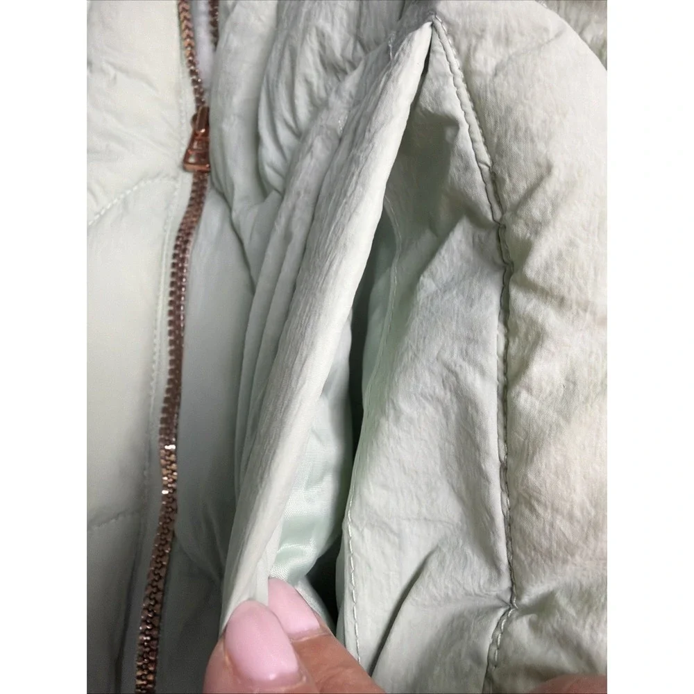 Tahari Kids Quilted Puffer Vest Mint Green Rose Gold Zip Front Size 10